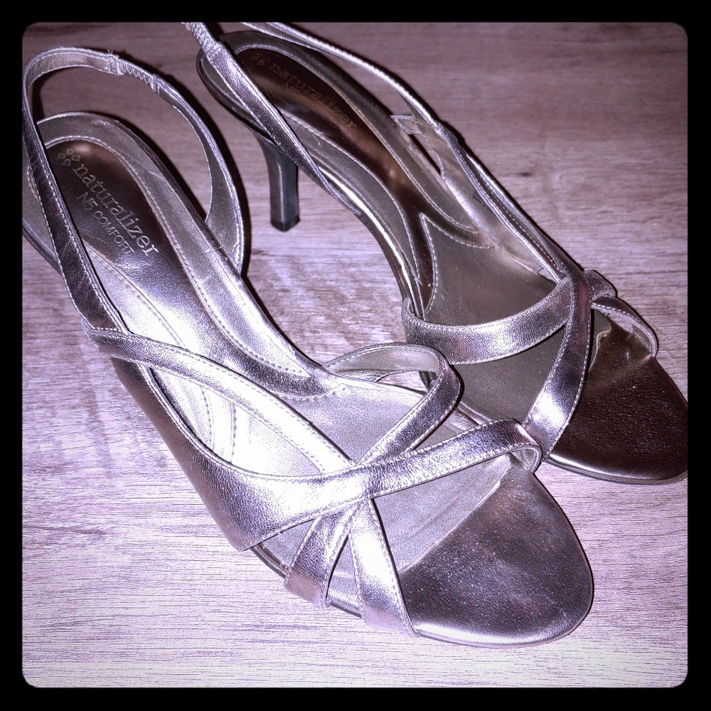 Naturalizer

Dress Sandals